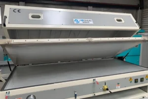 Aoshuo branded industrial flatbed machine with an open compartment.